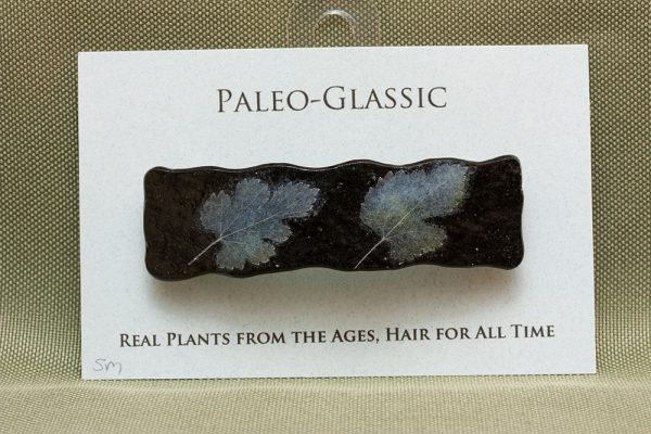 fused glass hair clip paleo-glassic white mulberry